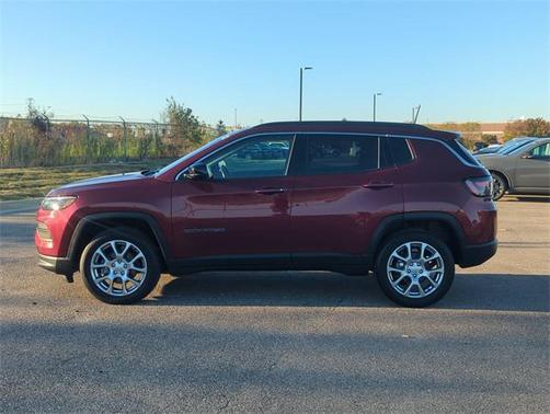 2022 Jeep Compass Latitude Lux