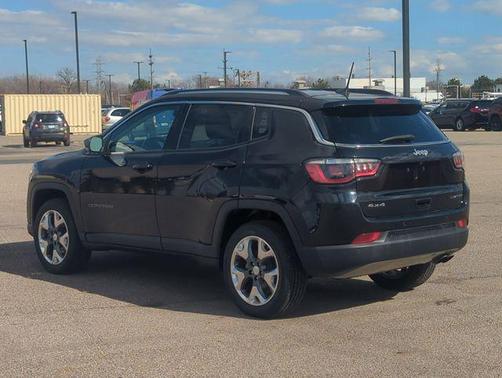 Diamond Black Crystal Pearlcoat 2021 Jeep Compass Limited