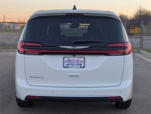 2026 Chrysler Pacifica L