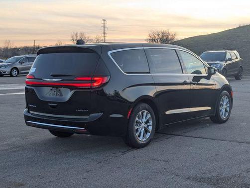 2026 Chrysler Pacifica Limited