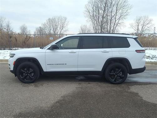 2022 Jeep Grand Cherokee L Altitude