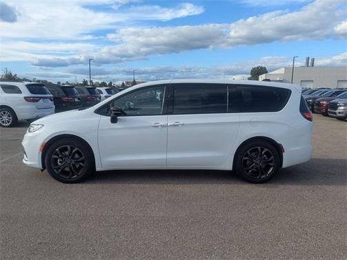2026 Chrysler Pacifica L