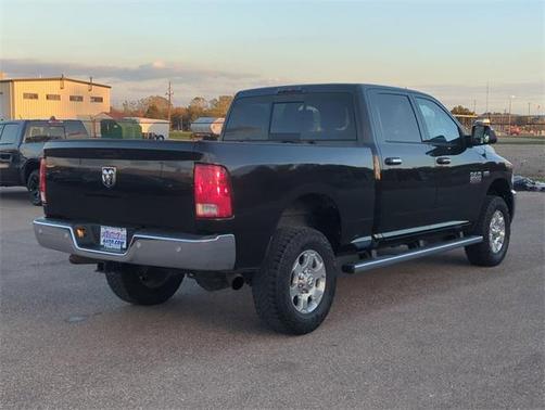 2017 RAM 2500 Big Horn Crew Cab 4x4 6'4' Box