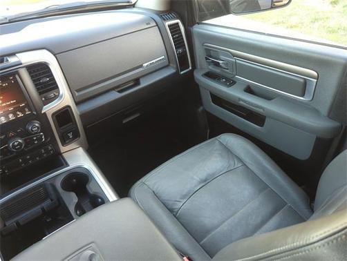 2017 RAM 2500 Big Horn Crew Cab 4x4 6'4' Box