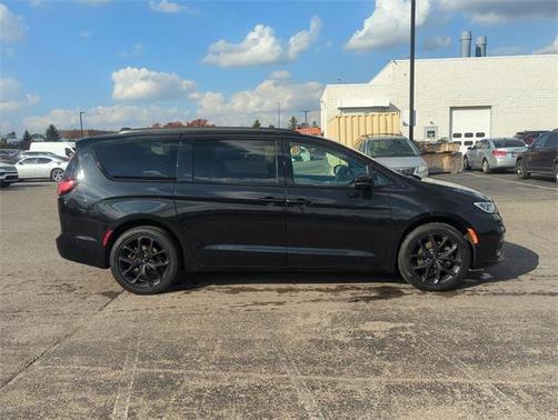 2022 Chrysler Pacifica Limited