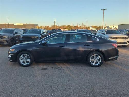 2022 Chevrolet Malibu FWD LT