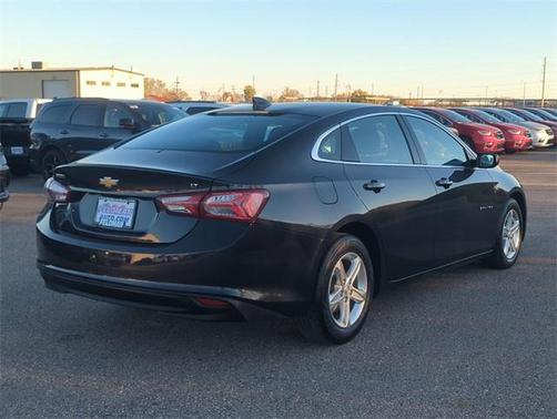 2022 Chevrolet Malibu FWD LT