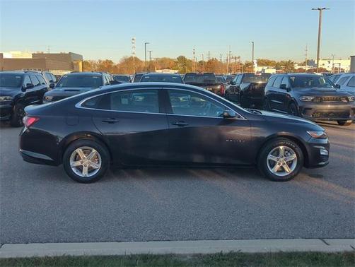 2022 Chevrolet Malibu FWD LT