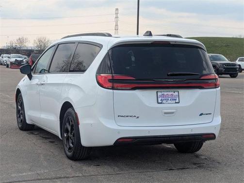 2024 Chrysler Pacifica Hybrid Premium S Appearance Pkg