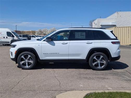 2025 Jeep Grand Cherokee 4xe Base