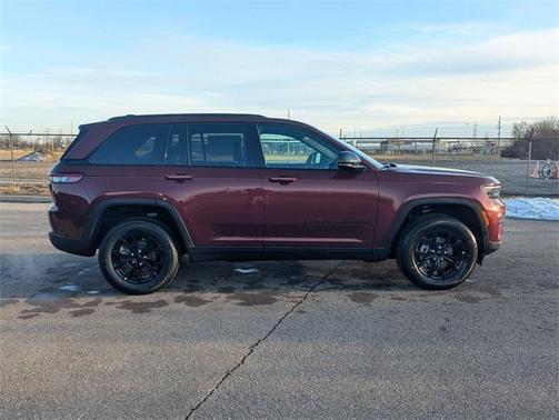 2025 Jeep Grand Cherokee Altitude
