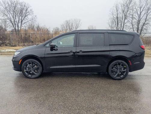 2026 Chrysler Pacifica L