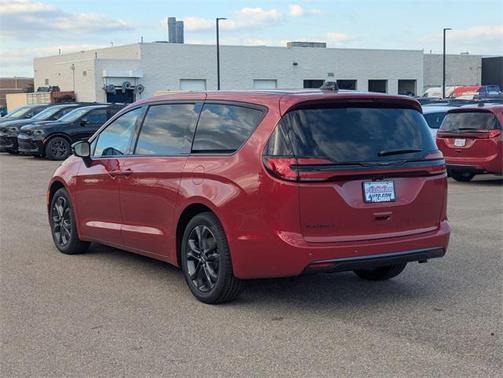 2026 Chrysler Pacifica L