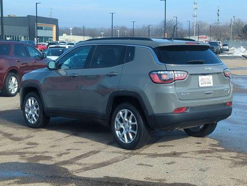 2023 Jeep Compass Latitude Lux