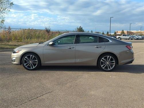 2022 Chevrolet Malibu FWD LT