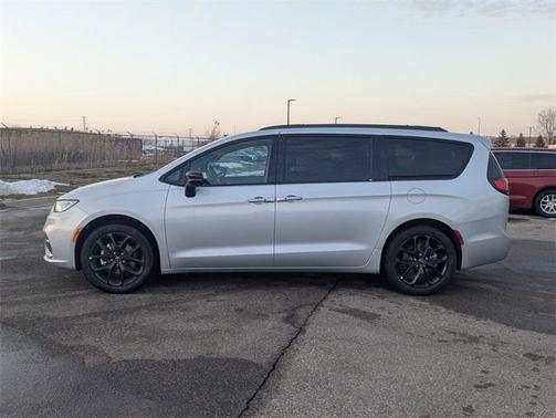 2026 Chrysler Pacifica L