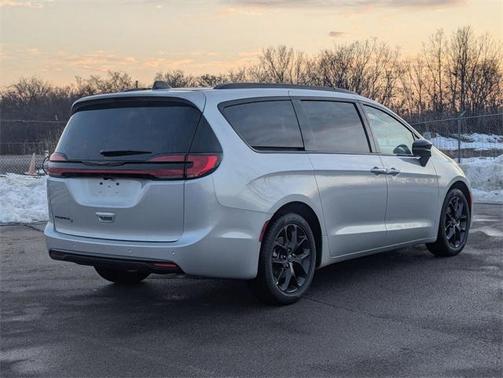 2026 Chrysler Pacifica L