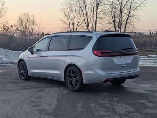 2026 Chrysler Pacifica L