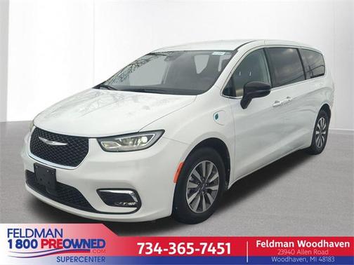 2024 Chrysler Pacifica Hybrid Select