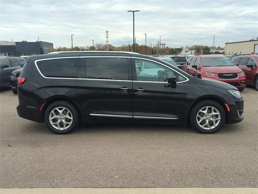 2018 Chrysler Pacifica Touring-L Plus