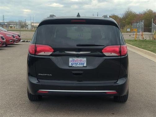 2018 Chrysler Pacifica Touring-L Plus