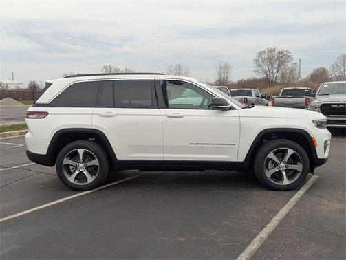 2025 Jeep Grand Cherokee 4xe Base