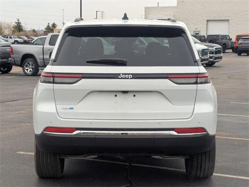 2025 Jeep Grand Cherokee 4xe Base