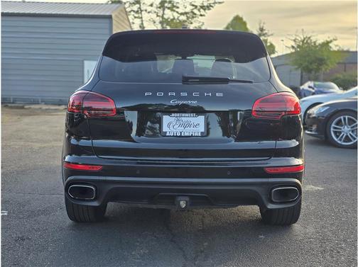 2017 Porsche Cayenne Platinum Edition