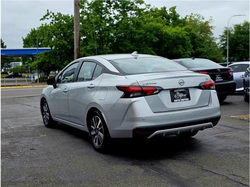 Brilliant Silver Metallic 2023 Nissan Versa 1.6 SV