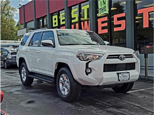 2024 Toyota 4Runner SR5