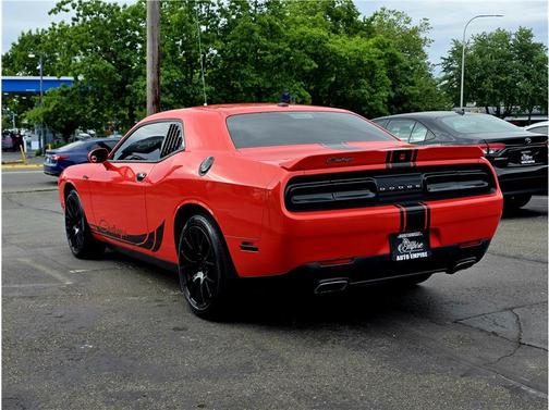 Go Mango 2018 Dodge Challenger SXT