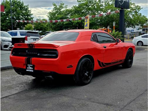 Go Mango 2018 Dodge Challenger SXT