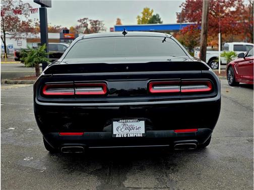 2015 Dodge Challenger SRT 392
