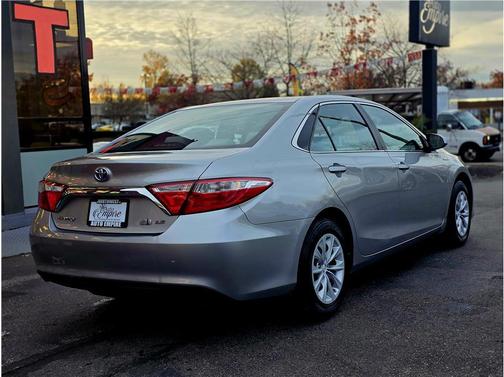 2015 Toyota Camry Hybrid SE