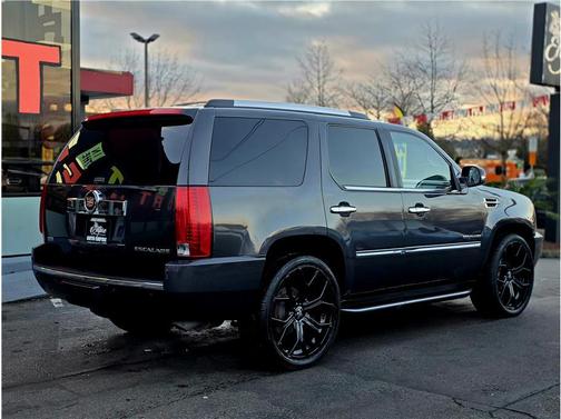 2010 Cadillac Escalade Luxury