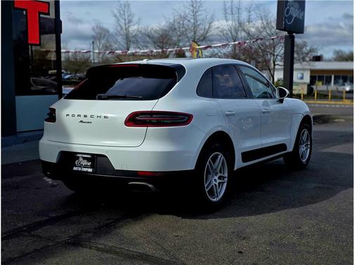 2018 Porsche Macan Sport Utility 4D