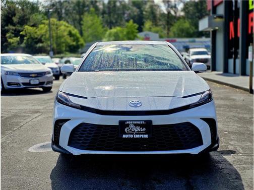 Ice Cap 2025 Toyota Camry SE
