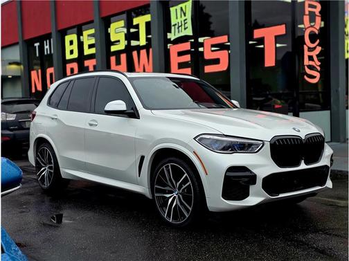 Mineral White Metallic 2022 BMW X5 M50i