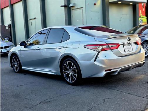 2018 Toyota Camry SE