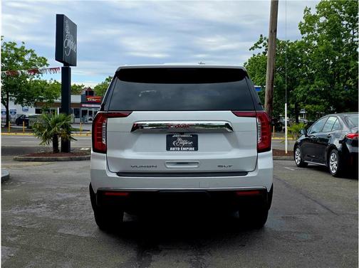 White 2022 GMC Yukon SLT