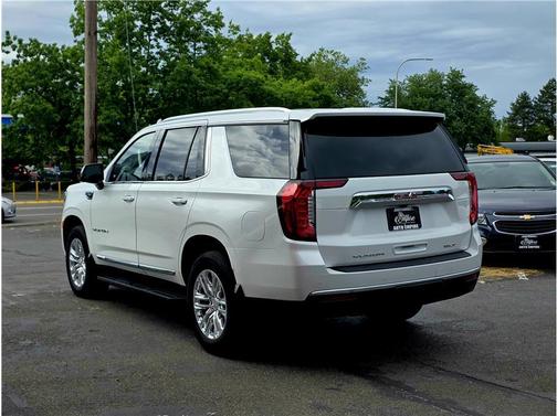 White 2022 GMC Yukon SLT