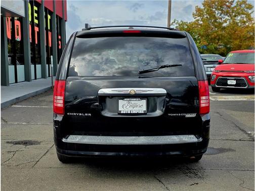 2009 Chrysler Town & Country Touring
