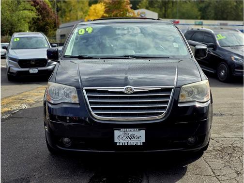 2009 Chrysler Town & Country Touring