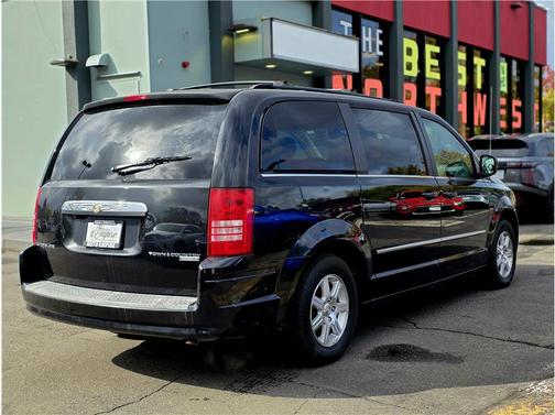 2009 Chrysler Town & Country Touring