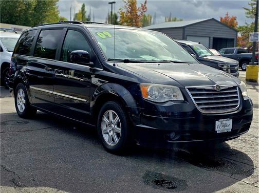 2009 Chrysler Town & Country Touring