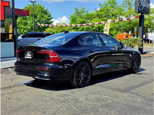 Onyx Black Metallic 2024 Volvo S60 B5 Plus Black Edition
