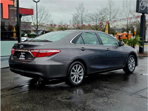 2016 Toyota Camry Hybrid XLE