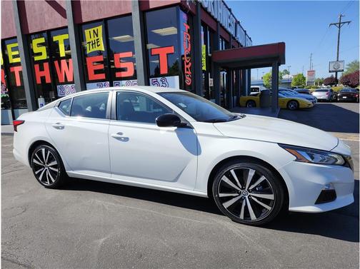 2021 Nissan Altima SR FWD