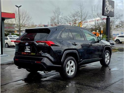 2020 Toyota RAV4 Hybrid LE