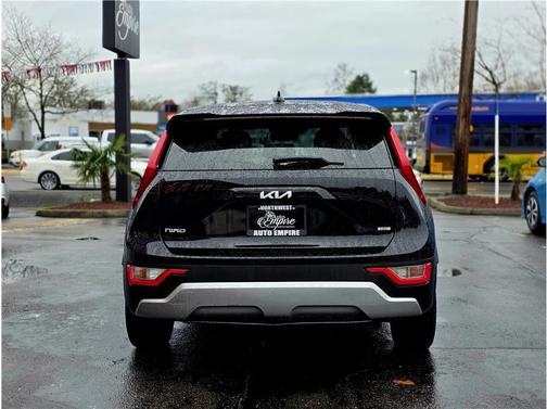 2023 Kia Niro LX